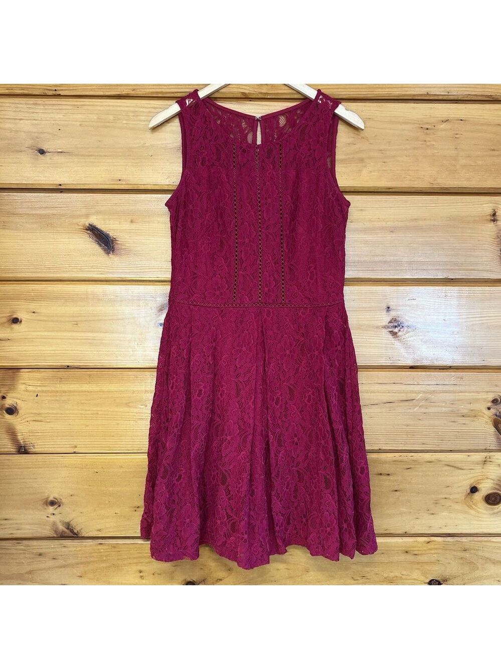 Roz & Ali women’s Sleeveless Maroon Round Neck Lace Shift dress Size 10